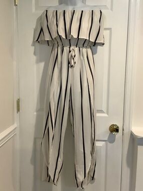 HERS & MINE White Striped Ruffle Split Leg Strapless Coastal Summer Jumpsuit M